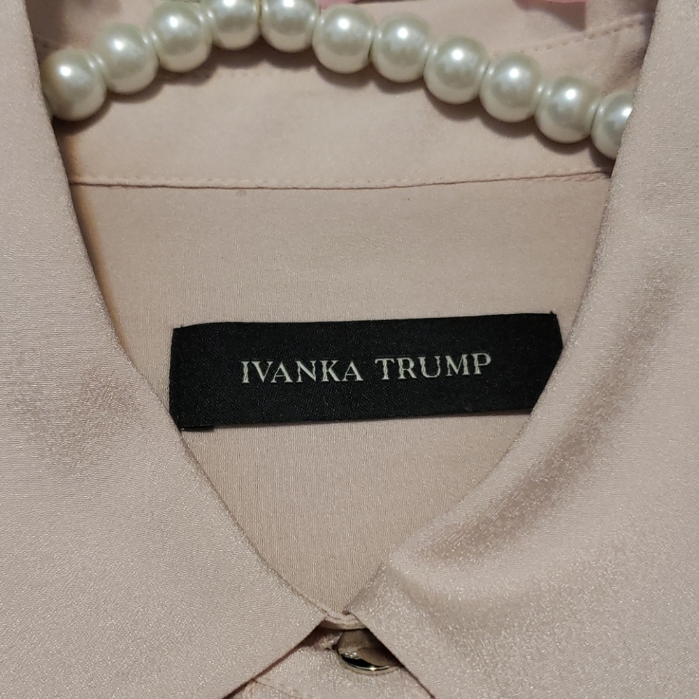 Ivanka Trump Button down - Picture 3 of 3